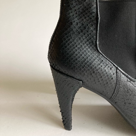 Ecco Black Lizard Print Leather Point Toe Heeled Ankle Boots size EUR 40, US 9.5 - Picture 3 of 16